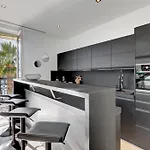 Cocoon In Sea View. *
