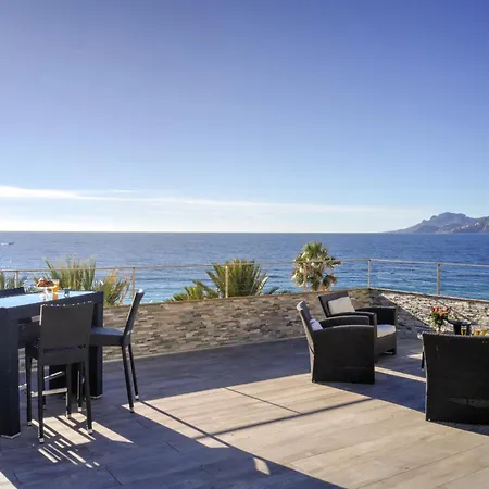 Cocoon In Sea View. Апартаменты
