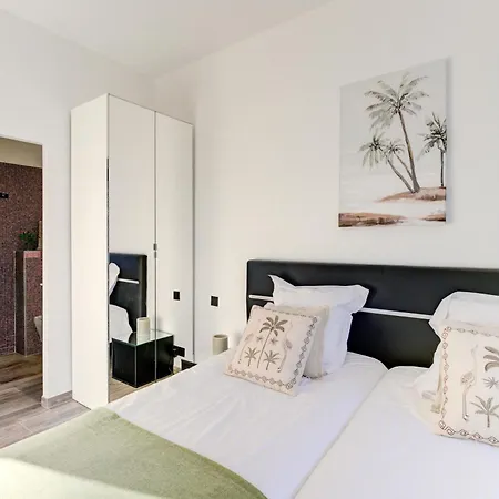 Cocoon In Sea View.
