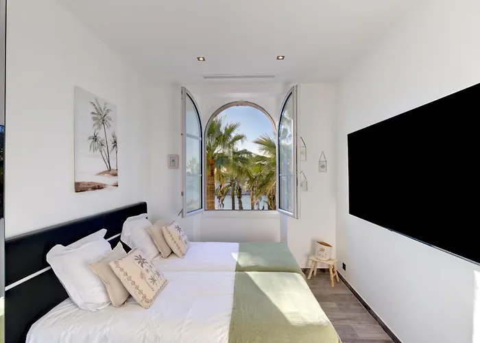 Cocoon In Sea View. Cannes